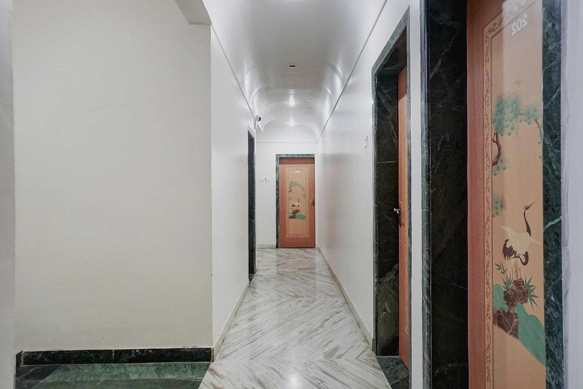 Collection O Shreya Hotell Talegaon Dabhade Exteriör bild