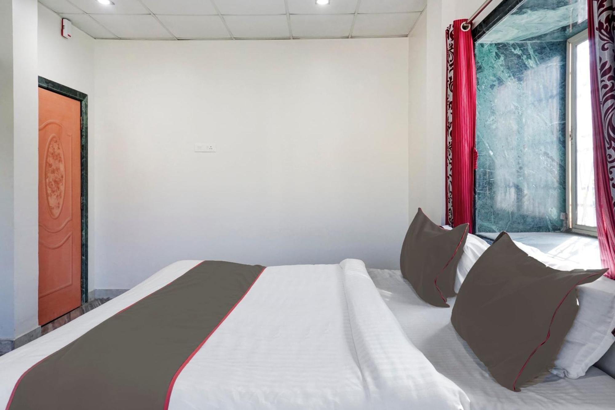 Collection O Shreya Hotell Talegaon Dabhade Exteriör bild