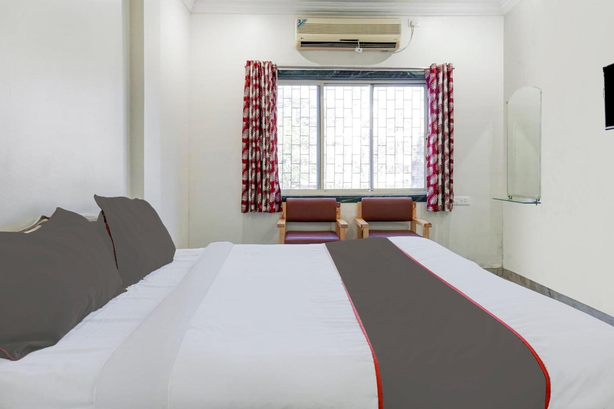 Collection O Shreya Hotell Talegaon Dabhade Exteriör bild